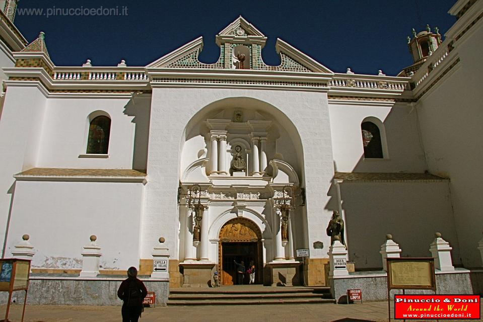 BOLIVIA - Cattedrale di Copacabana - 4.jpg